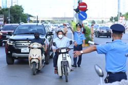 Tổ chức phân luồng giao thông mới ở Hà Nội đang diễn ra thế nào?