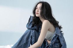 Mừng tuổi mới, Jun Vũ 'xả' bộ ảnh khoe eo thon ngực đầy gợi cảm 'hết nấc'