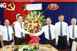 Lãnh đạo thành phố chúc mừng các cơ quan báo chí nhân kỷ niệm 97 năm ngày Báo chí Cách mạng Việt Nam 21-6