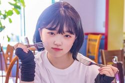 Nữ diễn viên 21 tuổi đóng học sinh tiểu học