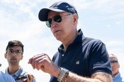 Tổng thống Mỹ Biden lấp lửng khả năng không thăm Ukraine, ông Zelensky thông báo đàm phán