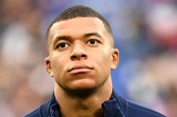 Al-Khelaifi: 'Mbappe chưa bao giờ muốn rời khỏi PSG'