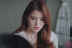 Lần đầu rủ đến nhà ăn cơm, mẹ bạn trai đưa mớ rau cải cúc bắt nấu chung với thứ quả khiến tôi 'sang chấn'