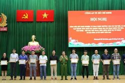 Khen thưởng tập thể, cá nhân đạt thành tích cao tại các hội thao, hội diễn