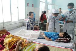 Dịch sốt xuất huyết diễn biến phức tạp tại các tỉnh miền tây