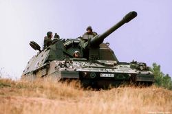 Ukraine nhận pháo của Đức, G7 sắp bàn 'kế hoạch Marshall' cho Kiev