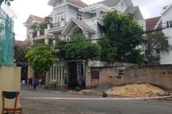 Nghi phạm mặc áo Grab khi đâm chết chủ biệt thự ở TP.HCM