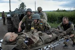 Quan chức Ukraine: Giao tranh tại Donbas lên đến đỉnh điểm