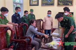 Phát hiện, bắt giữ đối tượng vận chuyển trái phép lượng lớn ngoại tệ