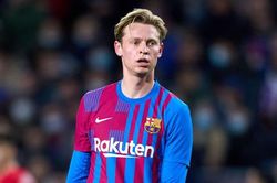 MU tăng giá mua De Jong, Barca vẫn từ chối phũ