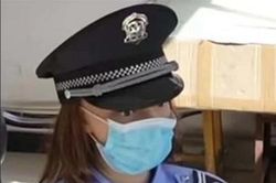 Trung Quốc: Một nhà máy gây phẫn nộ vì cho ma-nơ-canh ngồi làm nhân viên trực phòng cứu hỏa
