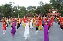 Khẳng định thương hiệu Kinh đô áo dài Việt Nam - Bài cuối: Hồi sinh áo dài trong đời sống đương đại