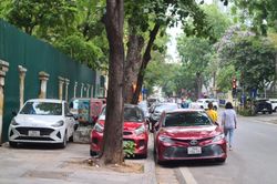 Hà Nội 'khủng hoảng' bãi đỗ xe, nhiều nhà đầu tư đề xuất xây dựng chỉ mang tính giữ đất
