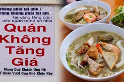 Quán bún ở TP.HCM treo biển: 'Quán mình sẻ chia, không tăng giá'