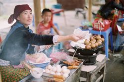 Lòng vòng ẩm thực - tua mới hút khách trẻ