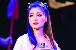 Diễn viên Tố Uyên: 'Tôi tin sân khấu đang hồi sinh'