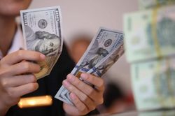 USD thế giới giảm, trong nước 'lệch pha'