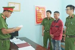 Hai nhóm hỗn chiến kinh hoàng tại quán karaoke, 2 người bị thương nặng