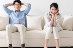 Người yêu đòi giữ hộ tiền rồi 'tiêu hộ' luôn, đến lúc tôi biết thì đã muộn