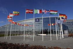 Ngẫm về 2% GDP chi tiêu cho quốc phòng của NATO