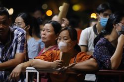 Dân đến xem nhạc Trịnh bị 'chặn cửa', Ban tổ chức lên tiếng xin lỗi
