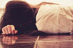Bố mẹ bạn trai không cho cưới gấp, cô gái khiến cả nhà kinh hãi