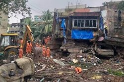 Ấn Độ: Sập nhà ở thành phố Mumbai, nhiều người thiệt mạng