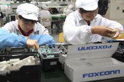 Đối tác Apple chi đậm để tăng sản lượng iPhone