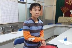 Bắt kẻ dùng súng giả xông vào nhà cướp vàng