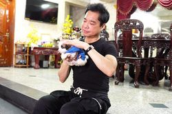 Danh ca Ngọc Sơn: 10 tuổi đã biết ga lăng, trèo cây hái trứng cá tặng bạn gái và cú ngã để đời