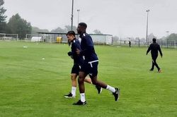 Quang Hải tập buổi đầu tại Pau FC