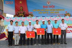 Trao 54 bộ huy chương cho các vận động viên xuất sắc