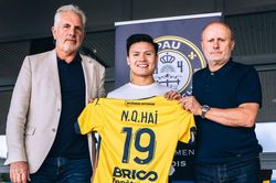 Trực tiếp Quang Hải ra mắt Pau FC: 'Hạnh phúc vì được chơi bóng ở Pháp'