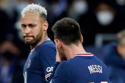 Cập nhật chuyển nhượng cầu thủ: PSG báo bán Messi; MU đàm phán Lisandro Martinez; Erik ten Hag muốn có Antony
