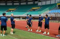 U19 Việt Nam chỉ ra mặt hạn chế của sân bãi tại giải U19 ĐNÁ, báo Indonesia phản ứng dữ dội