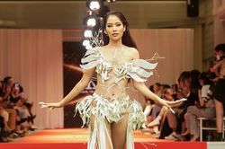 Nam Anh nóng bỏng hết nấc trên sàn diễn