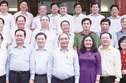 Chủ tịch Nước Nguyễn Xuân Phúc làm việc tại Bến Tre