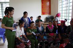 'Việc nhẹ lương cao' - cái bẫy hoàn hảo của những kẻ buôn người