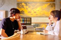 Chỉ một bức ảnh cũng chứng tỏ Doãn Quốc Đam (Thương Ngày Nắng Về) có bàn tay lịch thiệp