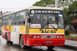 Doanh nghiệp 'bỏ' 5 tuyến buýt Hà Nội vì nợ xấu, xe thế chấp ngân hàng