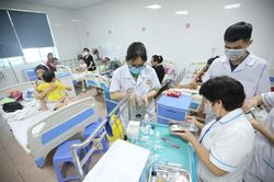 Số ca mắc sốt xuất huyết và tay chân miệng tại Hà Nội đang tăng vọt