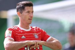 Barcelona quyết mua Lewandowski, hàng công Bayern gặp khó