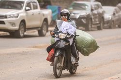 'Băm nát' quy hoạch ở Hà Nội: Dân than trời vì cảnh tắc đường, bụi mịt mù