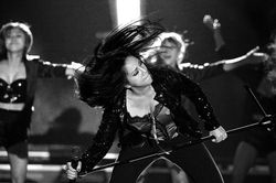 'Nữ hoàng nhạc rock' Ngọc Ánh bồi hồi trở lại sân khấu Thủ đô