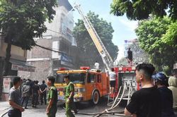 Cháy lớn tại một công ty điện ở thành phố Thanh Hóa