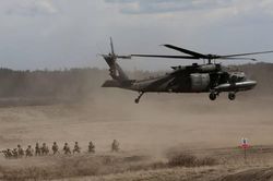 NATO dựng 'Bức màn sắt mới' ở châu Âu?
