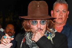 Johnny Depp trút bỏ gánh nặng