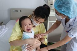 Hàng chục trẻ được phát hiện mắc cúm A mỗi ngày một cách bất thường