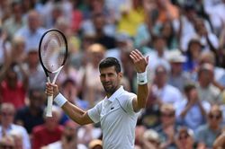 Djokovic ngược dòng khó tin vào bán kết Wimbledon 2022