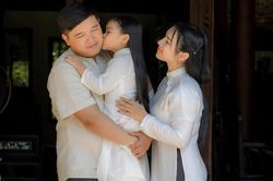 Loạt ảnh ái nữ nhà 'đạo diễn trăm tỷ' Võ Thanh Hòa xinh như 'Mắt Biếc', xứng danh 'con nhà tông'